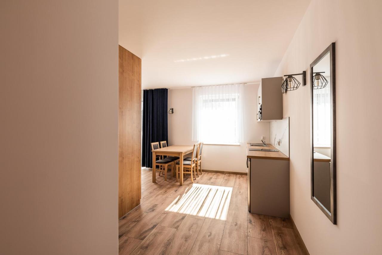 Apartamenty Henry Леба Екстериор снимка